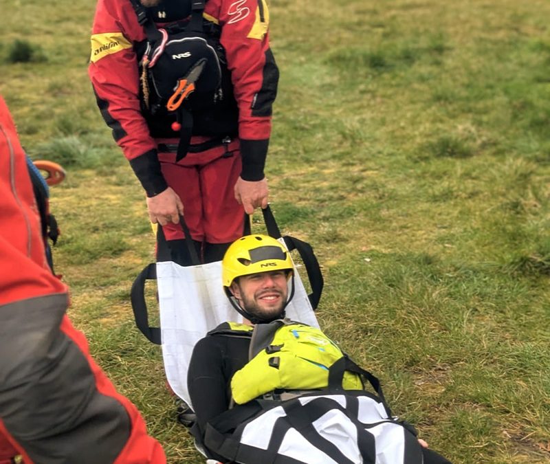 Training der Wildwasser-Rettungstechniken